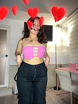 Snapshot of NicolBeltran_Pink chatting on October 19, 2025, 5:26 pm NicolBeltran Pink online show from October 19, 2025, 5:26 pm