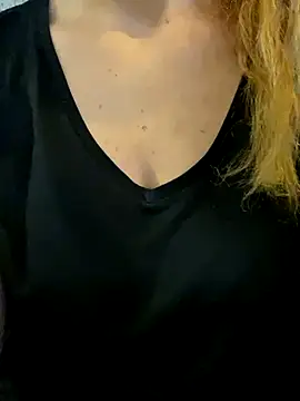 melisss2 online show from November 21, 2025, 7:29 am