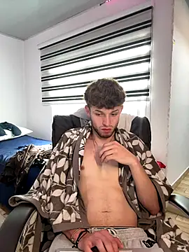 noah red online show from October 16, 2025, 3:42 pm