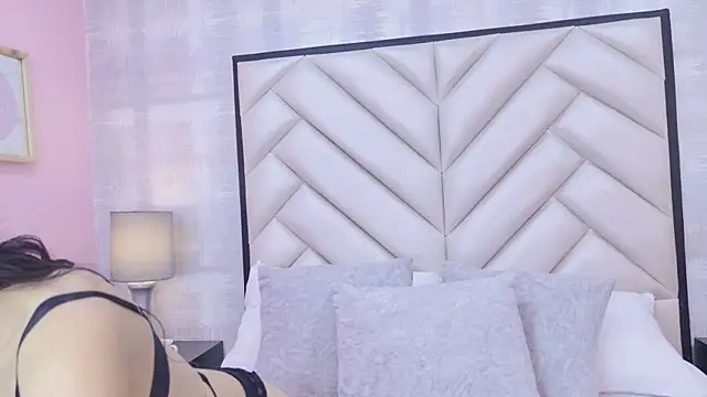 Snapshot of CristalShayy chatting on January 15, 2026, 11:57 am CristalShayy online show from January 15, 2026, 11:57 am