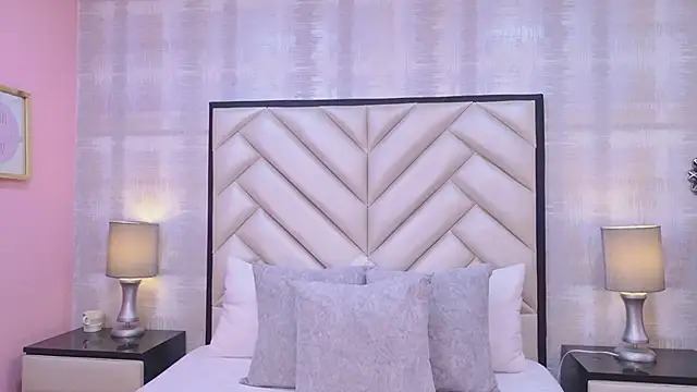 Snapshot of CristalShayy chatting on February 16, 2026, 12:04 pm CristalShayy online show from February 16, 2026, 12:04 pm