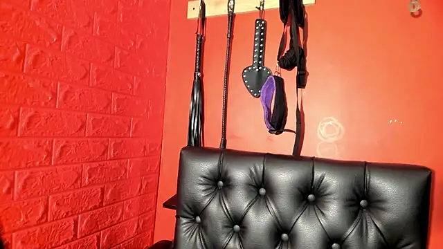 Snapshot of SabbathSinclair chatting on November 4, 2025, 11:36 am SabbathSinclair online show from November 4, 2025, 11:36 am