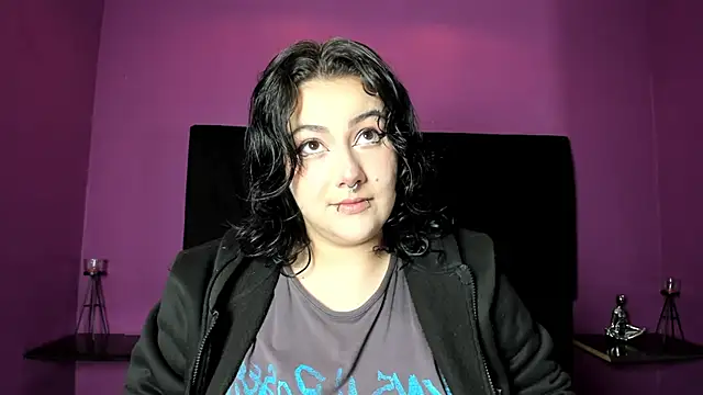 Snapshot of SabbathSinclair chatting on December 16, 2025, 11:36 am SabbathSinclair online show from December 16, 2025, 11:36 am