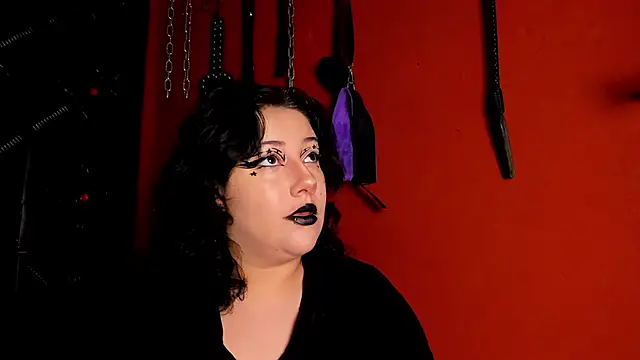 Snapshot of SabbathSinclair chatting on October 14, 2025, 11:44 am SabbathSinclair online show from October 14, 2025, 11:44 am