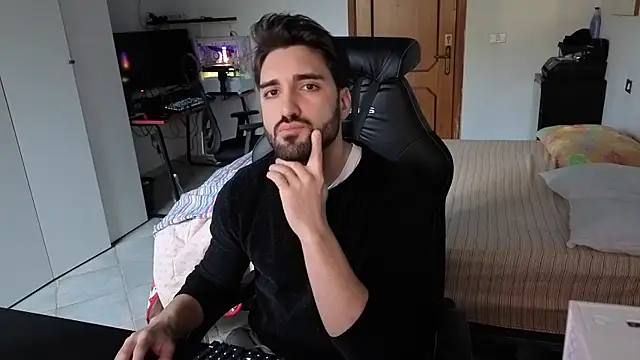 Al3xox02 online show from February 12, 2026, 11:54 am