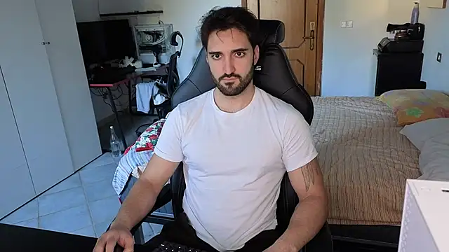 Al3xox02 online show from February 21, 2026, 12:18 pm