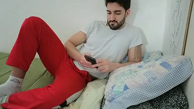 Al3xox02 online show from February 19, 2026, 12:57 pm