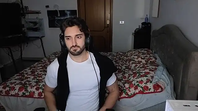 Al3xox02 online show from January 12, 2026, 12:39 am