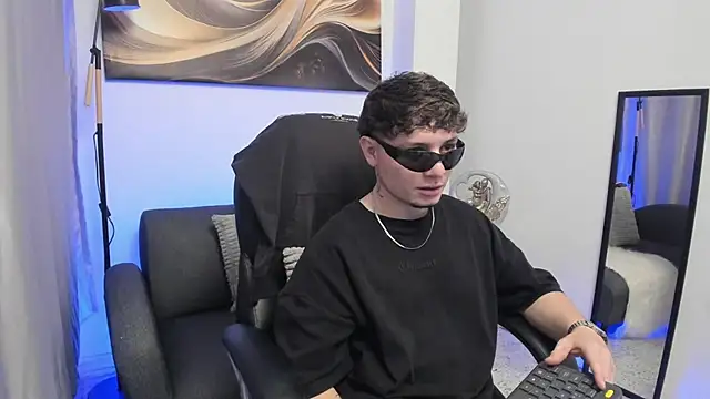 Snapshot of Leoo_Miller chatting on January 9, 2026, 4:08 am Leoo Miller online show from January 9, 2026, 4:08 am