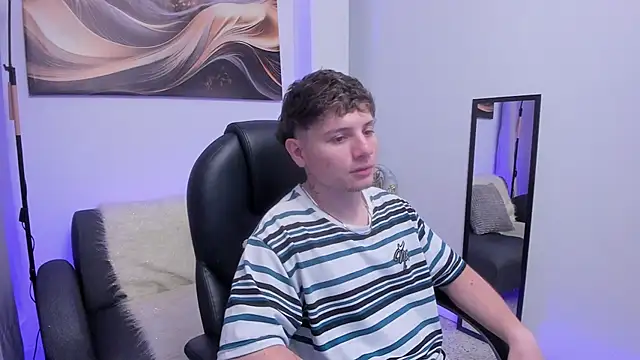 Leoo Miller online show from December 17, 2025, 7:46 am