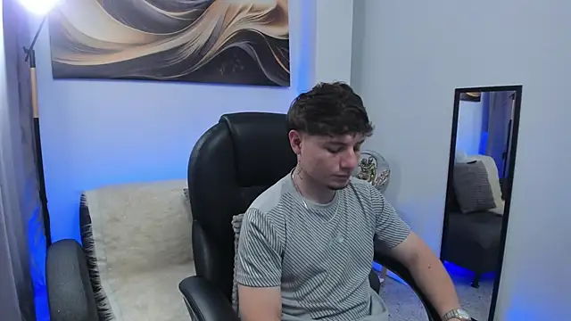 Snapshot of Leoo_Miller chatting on January 15, 2026, 4:05 am Leoo Miller online show from January 15, 2026, 4:05 am