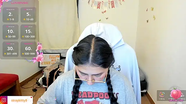 LoveLyy- online show from November 21, 2025, 1:54 pm