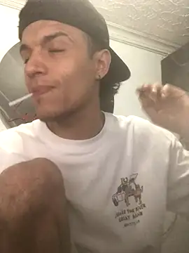 Snapshot of santyrestrepo chatting on October 5, 2025, 12:56 am santyrestrepo online show from October 5, 2025, 12:56 am