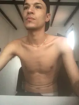 Snapshot of santyrestrepo chatting on October 6, 2025, 12:28 pm santyrestrepo online show from October 6, 2025, 12:28 pm