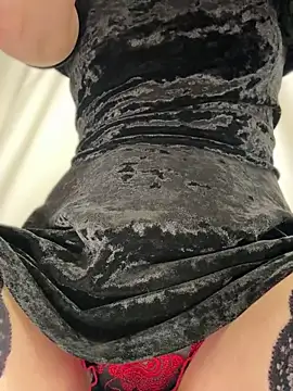 Snapshot of Aurynne chatting on April 11, 2026, 8:45 pm Aurynne online show from April 11, 2026, 8:45 pm