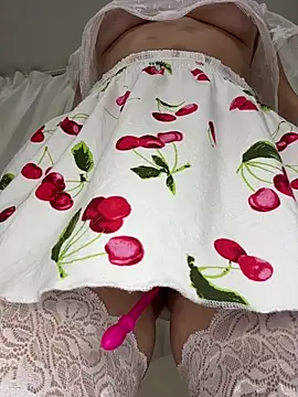 Snapshot of Aurynne chatting on February 19, 2026, 8:17 pm Aurynne online show from February 19, 2026, 8:17 pm