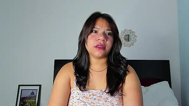 Stefany Bam online show from October 25, 2025, 2:33 am