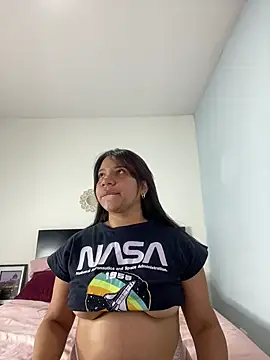 Stefany Bam online show from October 27, 2025, 8:10 pm