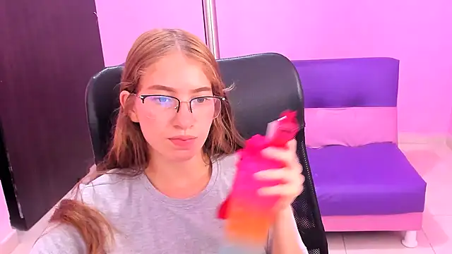 Snapshot of blondie_dirtysquirt chatting on January 7, 2026, 7:19 pm blondie dirtysquirt online show from January 7, 2026, 7:19 pm