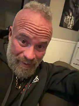 Muscledick40 online show from March 4, 2026, 6:21 am