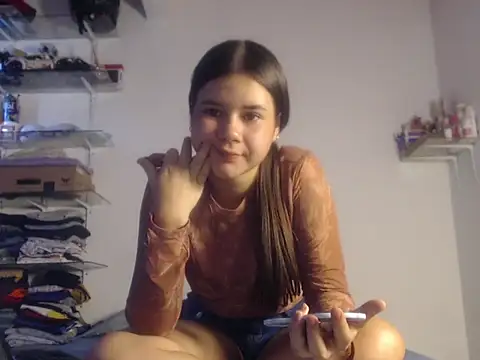 Snapshot of Saraa_loove chatting on October 18, 2025, 1:46 pm Saraa loove online show from October 18, 2025, 1:46 pm