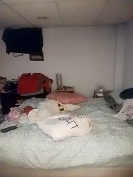 Lauren2012ss online show from October 16, 2025, 2:42 am