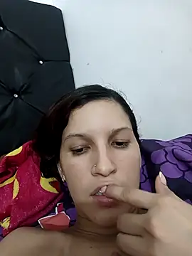 Snapshot of Mariana08andDiego chatting on December 14, 2025, 11:32 pm Mariana08andDiego online show from December 14, 2025, 11:32 pm