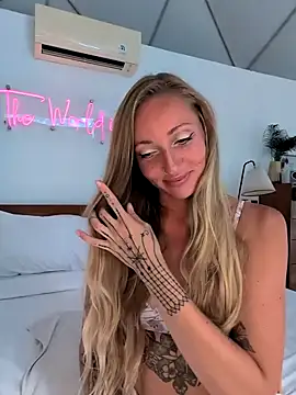 OpheliaRox online show from October 19, 2025, 7:44 am