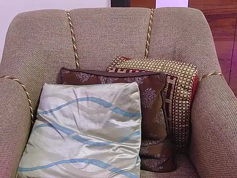 cute zaraa online show from November 19, 2025, 5:18 am