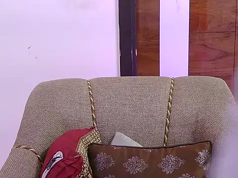 cute zaraa online show from November 25, 2025, 4:46 am