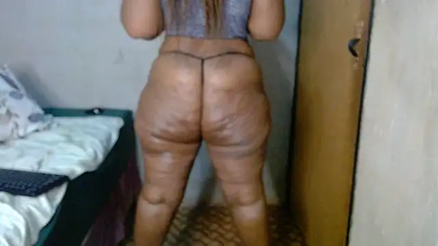 Snapshot of Bigboobsbooty chatting on June 18, 2026, 9:20 pm Bigboobsbooty online show from June 18, 2026, 9:20 pm
