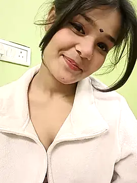 Snapshot of Beautiful_Eye chatting on December 17, 2025, 1:05 pm Beautiful Eye online show from December 17, 2025, 1:05 pm