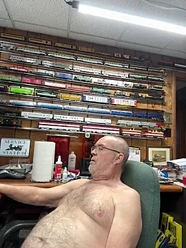 Jcaspen online show from April 1, 2026, 1:41 pm