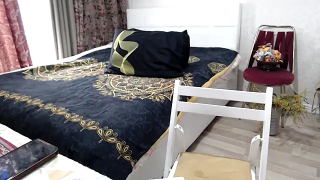 Snapshot of Arisa5000 chatting on April 14, 2026, 7:13 am Arisa5000 online show from April 14, 2026, 7:13 am