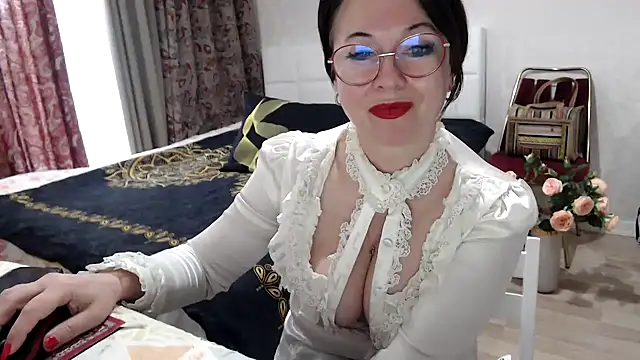 Snapshot of Arisa5000 chatting on May 5, 2026, 6:49 am Arisa5000 online show from May 5, 2026, 6:49 am