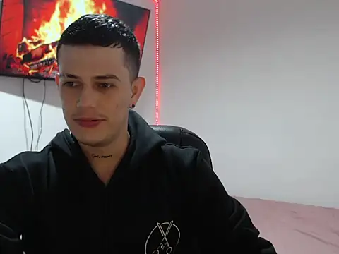 Snapshot of Mylo_smit chatting on October 22, 2025, 4:23 am Mylo smit online show from October 22, 2025, 4:23 am