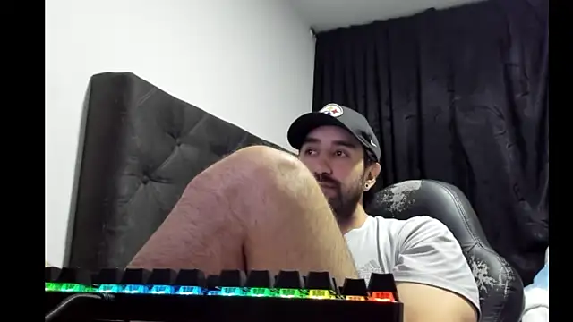 Snapshot of coolfriki chatting on December 21, 2025, 3:52 am coolfriki online show from December 21, 2025, 3:52 am