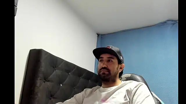 Snapshot of coolfriki chatting on January 14, 2026, 4:27 am coolfriki online show from January 14, 2026, 4:27 am