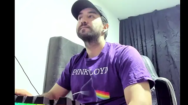 Snapshot of coolfriki chatting on December 23, 2025, 4:12 am coolfriki online show from December 23, 2025, 4:12 am