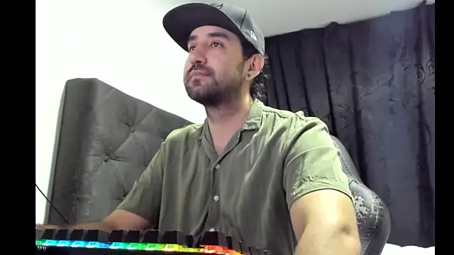 Snapshot of coolfriki chatting on January 11, 2026, 1:56 am coolfriki online show from January 11, 2026, 1:56 am