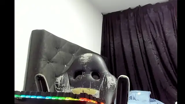 Snapshot of coolfriki chatting on February 14, 2026, 11:05 pm coolfriki online show from February 14, 2026, 11:05 pm