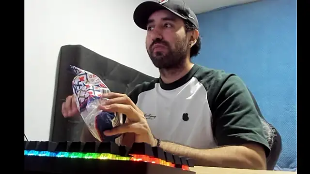 Snapshot of coolfriki chatting on February 4, 2026, 1:55 am coolfriki online show from February 4, 2026, 1:55 am