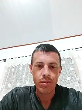 Snapshot of Kj_amores chatting on October 28, 2025, 10:31 pm Kj amores online show from October 28, 2025, 10:31 pm