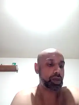 T1T012 online show from April 4, 2026, 2:07 am
