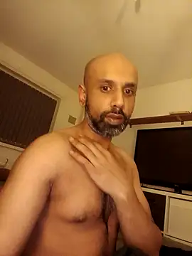 T1T012 online show from March 9, 2026, 4:16 am