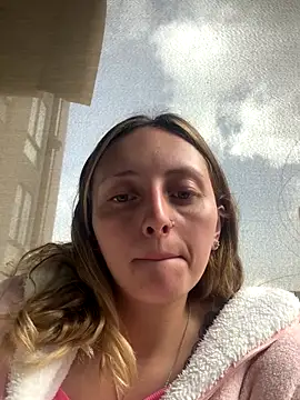 Snapshot of Mia_dca chatting on October 23, 2025, 3:21 pm Mia dca online show from October 23, 2025, 3:21 pm