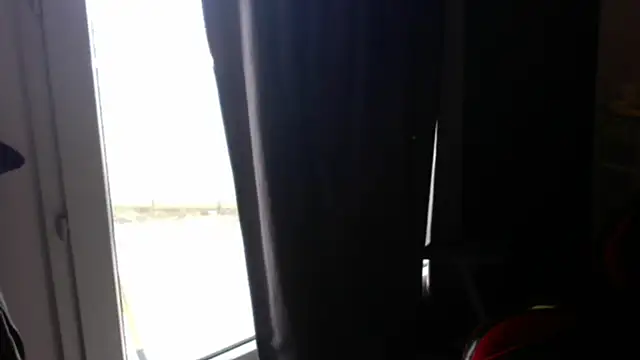 Snapshot of Liroow chatting on March 21, 2026, 8:19 am Liroow online show from March 21, 2026, 8:19 am