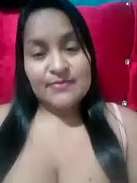 lucia00xx online show from November 8, 2025, 2:04 am