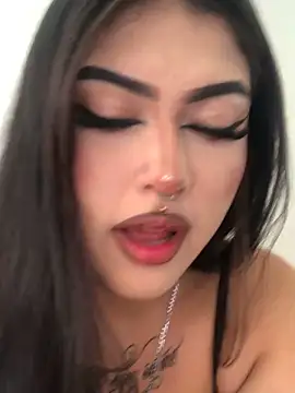 hollycute   online show from October 20, 2025, 7:58 pm