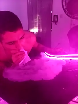 Snapshot of MRDXXX12 chatting on October 31, 2025, 5:20 pm MRDXXX12 online show from October 31, 2025, 5:20 pm